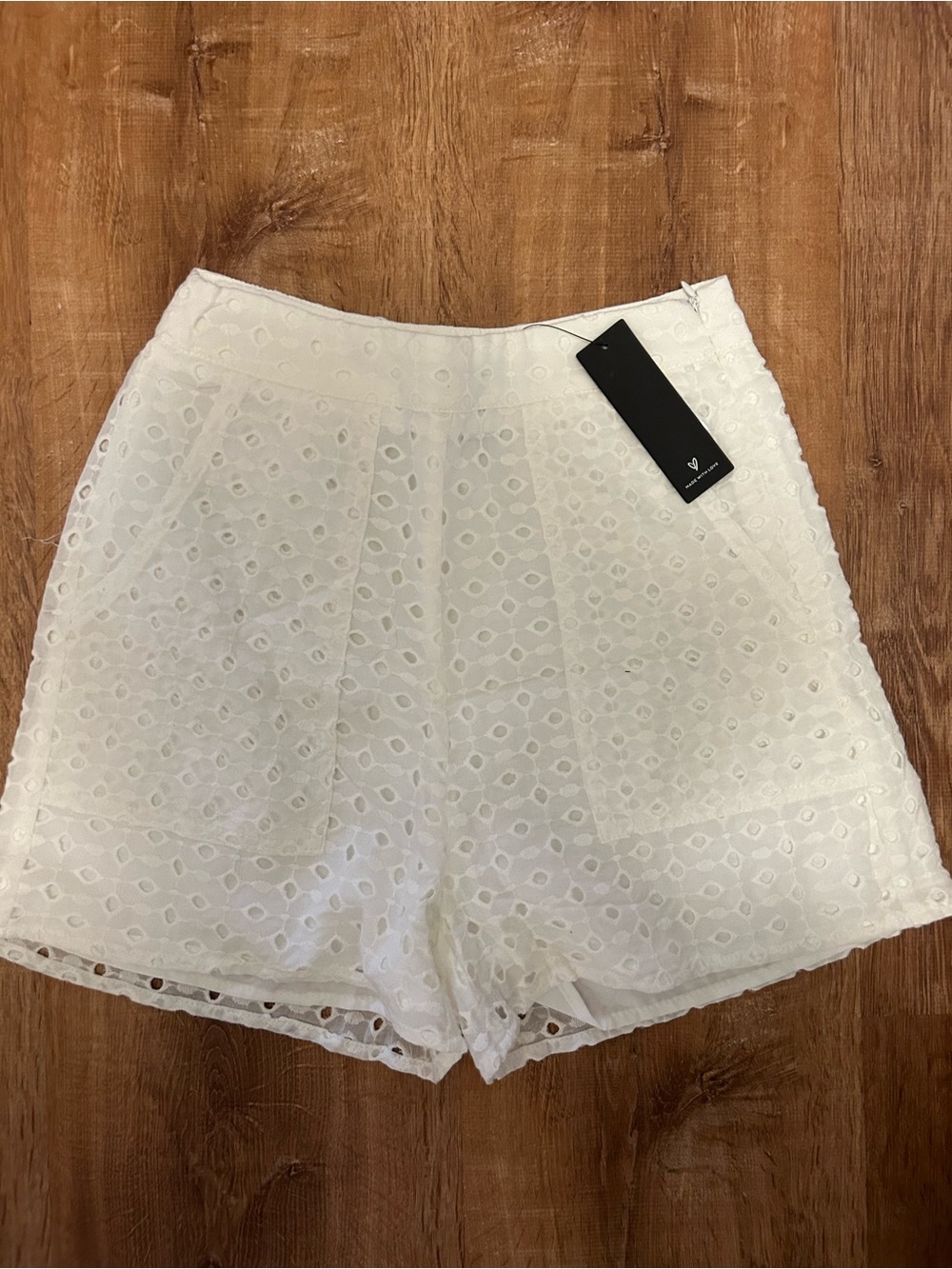NWT LULUS white shorts